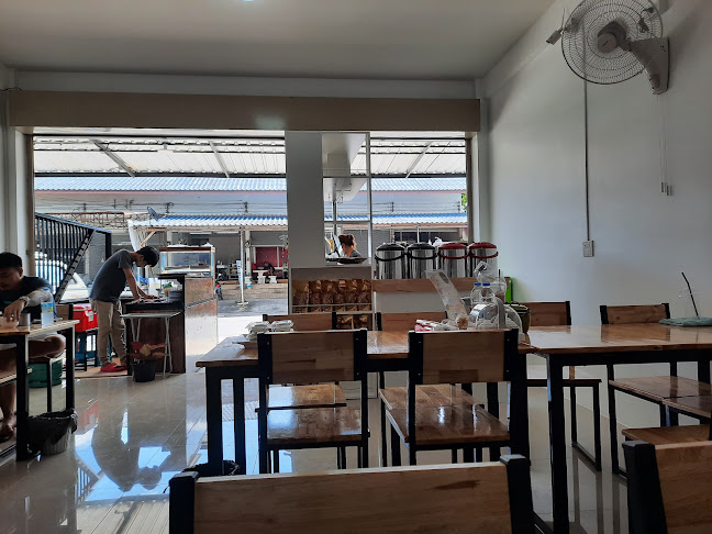 ข้าวมันไก่แม่เพลิน