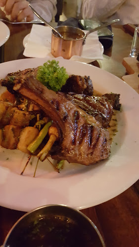 Five Crossing - การบริการอาหารและที่พัก