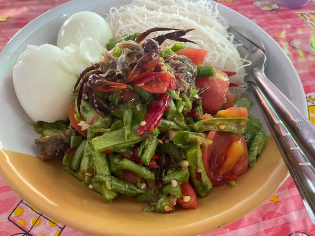 ร้านผักไทยโบราณ&ผลไม้สด สวนมะพร้าว - การบริการอาหารและที่พัก