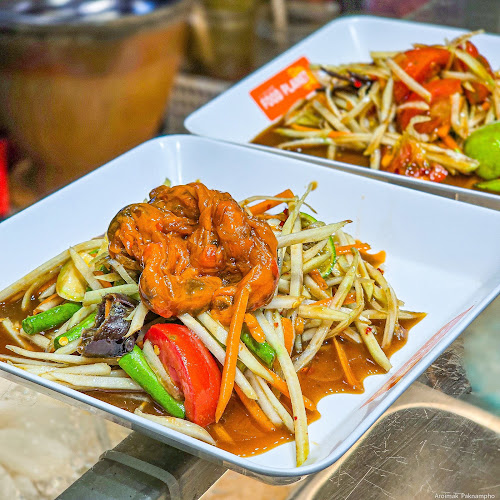 เลขที่ 320/11 ปากน้ำโพ เมือง นครสวรรค์ 60000