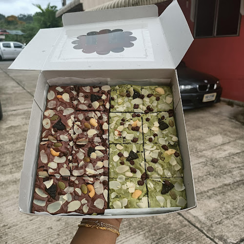 เลขที่ 117/14 ซอย บางทอง ตำบล กะทู้ อำเภอกะทู้ ภูเก็ต 83120