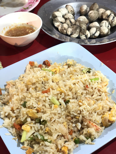 พี่หมู-พี่หล้า ซีฟู๊ด(ตลาดสด)