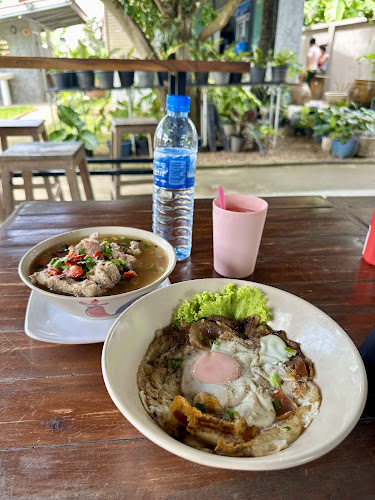 Comentarii opinii despre ร้านเด็ดเอร็ด ก๋วยเตี๋ยวคั่วไก่ไฟมังกร by pinny the chef @ระยอง