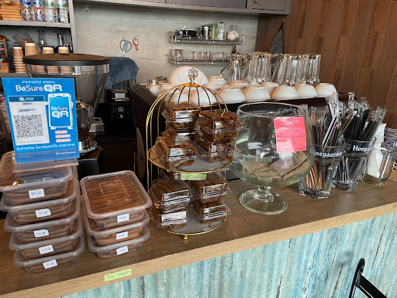 16/106 ม.6 ถ.เลียบมอเตอร์เวย์ ตำบล นาเกลือ อำเภอบางละมุง ชลบุรี 20150