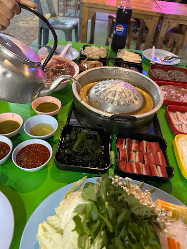 Opinii despre เจ้แอ้แจ่วฮ้อน หมูกระทะ อาหารตามสั่ง เดลิเวอรี่ (เจ้าเดิมบาร์กรูหมูกระทะ ซ.เทศบาล6) în เมือง - การบริการอาหารและที่พัก