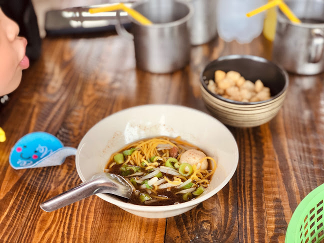 ร้านก๋วยเตี๋ยวเรือทองพูน - เมือง