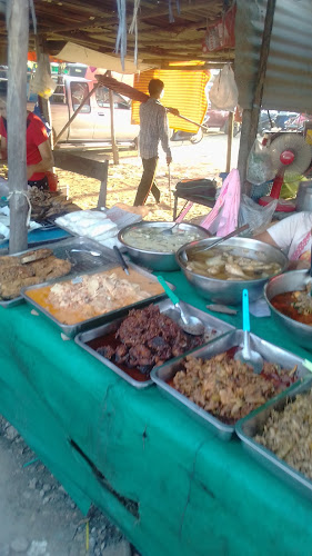 Opinii despre ตลาดนัดต้นตาล จ.พ.พฤ.ส în อำเภอเมืองนครสวรรค์ - การบริการอาหารและที่พัก