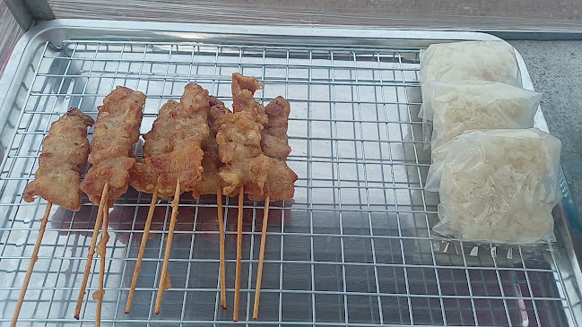 หมูทอดเสียบไม้ 10 บาท (เจ๊จิตร)