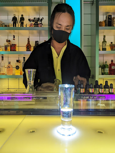 Zimplex Mixology Laboratory - การบริการอาหารและที่พัก