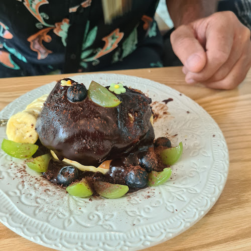 69, 83 ตำบลเชิงทะเล อำเภอถลาง ภูเก็ต 83110