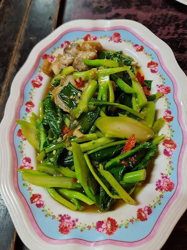 ข้าวต้มพอเพียง - การบริการอาหารและที่พัก