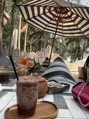 Cave Beach Club - อำเภอสัตหีบ