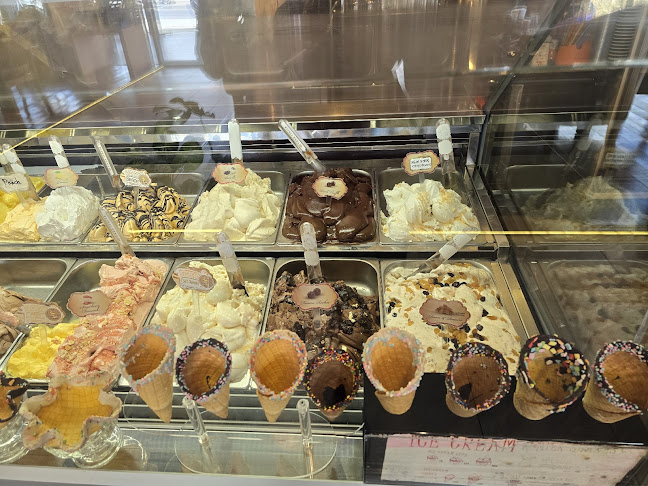 Freezy Cow - การบริการอาหารและที่พัก