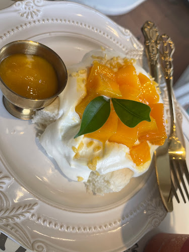 CHARLOTTE DOUGHNUTS Warehouse - การบริการอาหารและที่พัก