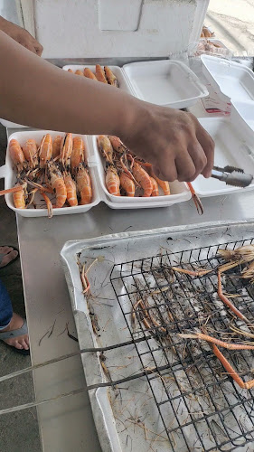 ป้อมกุ้งเป็น - การบริการอาหารและที่พัก
