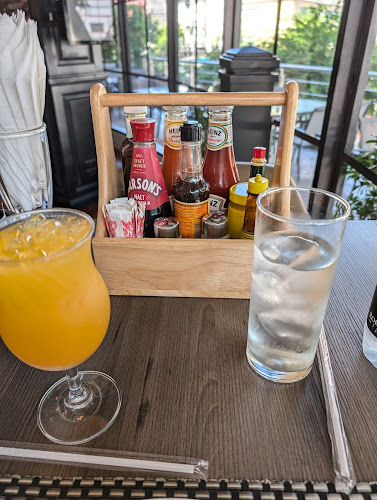 Robin Hood Tavern - อำเภอบางละมุง