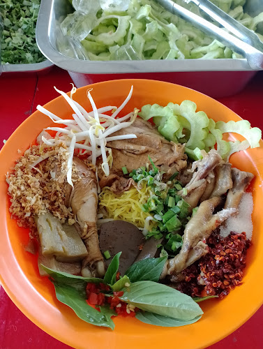 Skaก๋วยเตี๋ยวไก่ บุฟเฟต์ 79 บาท สาขานครปฐม - การบริการอาหารและที่พัก
