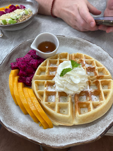 27 ถนน รัษฎา ตำบลตลาดใหญ่ อำเภอเมืองภูเก็ต ภูเก็ต 83000