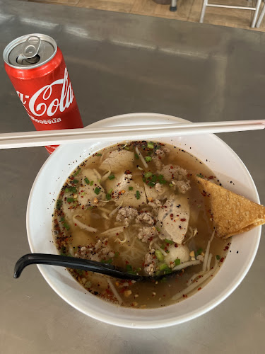 Opinii despre 紅眼睛海南雞飯(南洋式) în อำเภอบางละมุง - การบริการอาหารและที่พัก