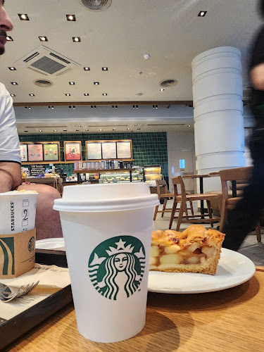 Opinii despre Starbucks Talang în อำเภอถลาง - การบริการอาหารและที่พัก