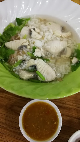 Opinii despre ร้านข้าวต้มปลาแป๊ะจั๊วะ în อำเภอบางละมุง - การบริการอาหารและที่พัก