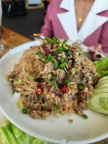 ร้านอาหารครัวการ์ตูน - การบริการอาหารและที่พัก