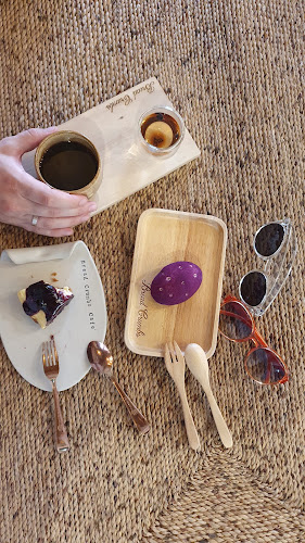 18 38 ถ. แม่หลวน ตำบล วิชิต อำเภอเมืองภูเก็ต ภูเก็ต 83000