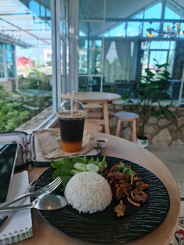 Ma Cheminee tree & coffee house - อำเภอบางละมุง