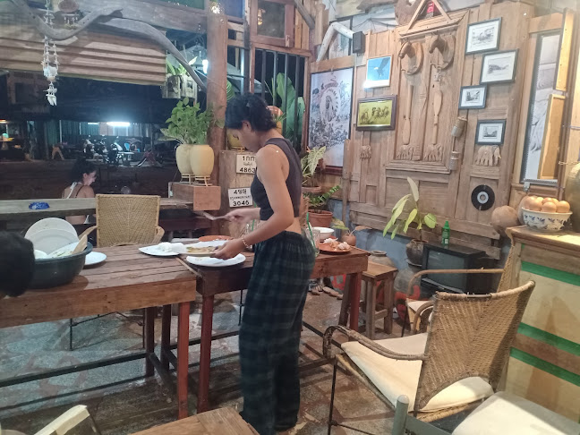 Ruay wai Kitchen ครัวรวยไว