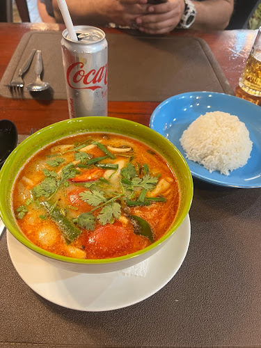 Opinii despre Sweet Chilli Restaurant & Bar @Karon Beach în อำเภอเมืองภูเก็ต - การบริการอาหารและที่พัก