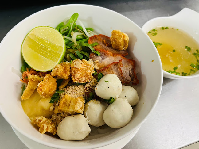 PhumPhor Coffee​ Restaurant​ ภูมิพ่อ คอฟฟี่เรสเตอรองท์ - การบริการอาหารและที่พัก