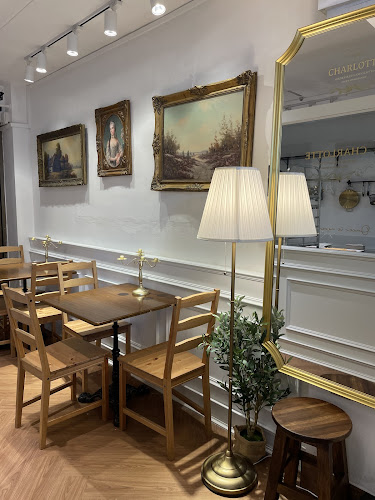 CHARLOTTE DOUGHNUTS Warehouse