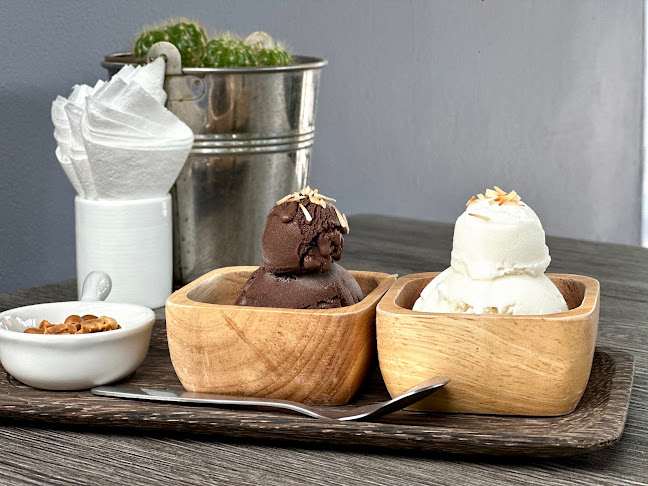 Lamai fresh coconut ice cream (lamai shop) - อำเภอเกาะสมุย