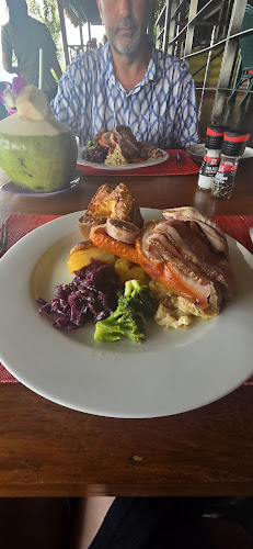 Dr Frogs Bar & Grill - การบริการอาหารและที่พัก