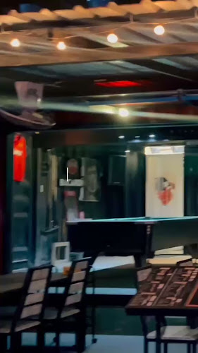 Apple's Box Kamala Food & Drink