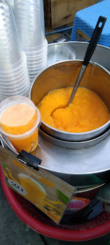 ก้องไอศครีม - การบริการอาหารและที่พัก