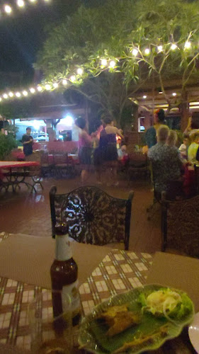 เรือนไทย พัทยา - การบริการอาหารและที่พัก