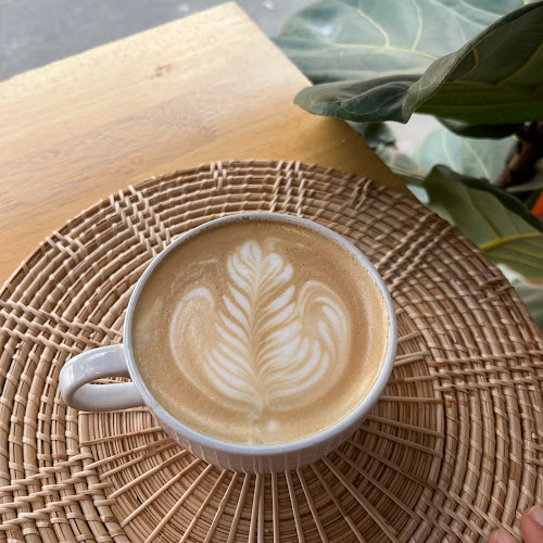 Opinii despre เม&มาย กาแฟสด เค้กมะพร้าวน้ำหอม în อำเภอกระทุ่มแบน - การบริการอาหารและที่พัก