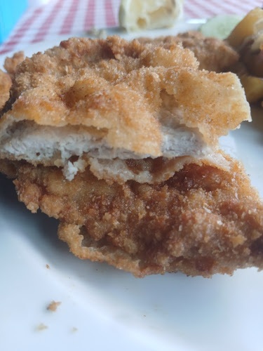 Torti's Biergarten - การบริการอาหารและที่พัก