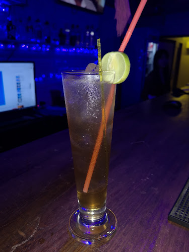 Opinii despre Chunky Monkey Bar & Grill în อำเภอถลาง - การบริการอาหารและที่พัก