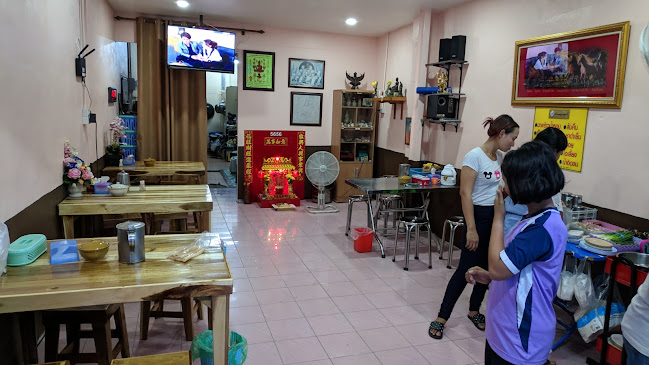 Opinii despre ปอเปี๊ยะสด เจ้าเก่าถนนแสงจันทร์ หน้าโรงแรมวังน้อย în อำเภอหาดใหญ่ - การบริการอาหารและที่พัก