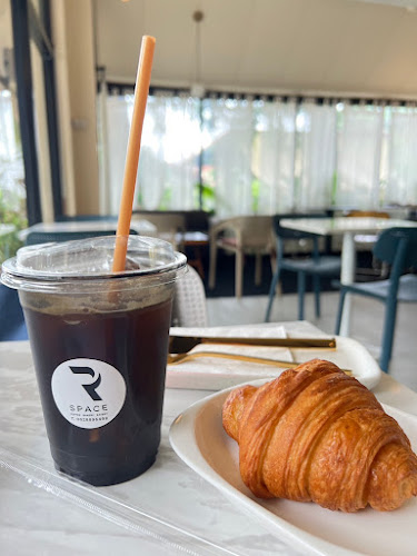 R space cafe & eatery - อำเภอเมืองอุบลราชธานี