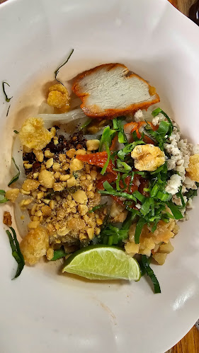 กนกภัณฑ์ - การบริการอาหารและที่พัก