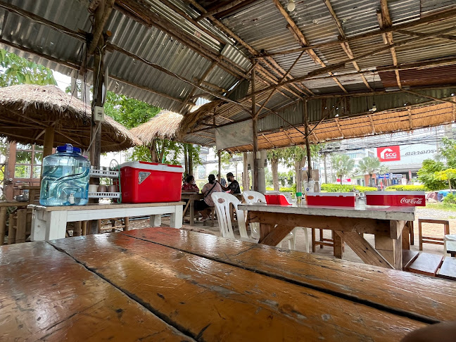 ครัวสุขขุม (พัทยาใต้) - การบริการอาหารและที่พัก