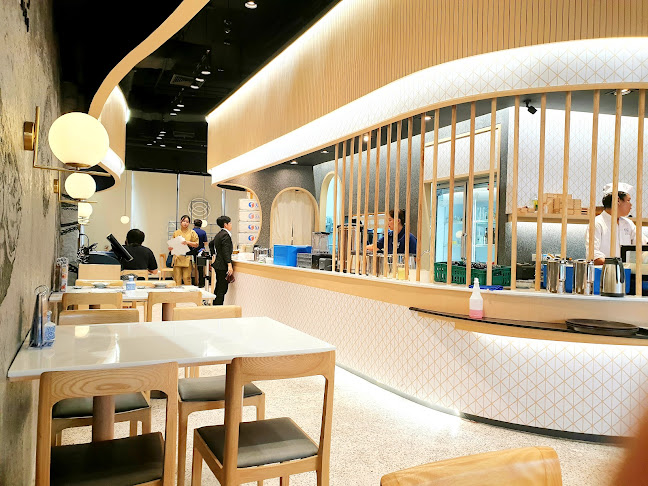 Sushi Hiro - การบริการอาหารและที่พัก