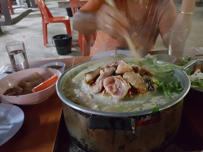 ร้านตั้งหลักก๋วยจั๊บอุบล - การบริการอาหารและที่พัก