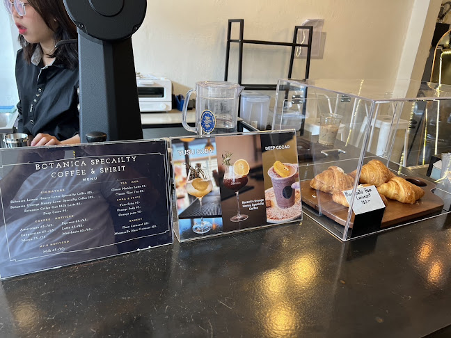 Botanica Specailty Coffee & Spirit - เมือง