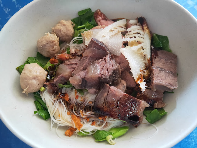 ก๋วยเตี๋ยวเนื้อเจ๊แดง
