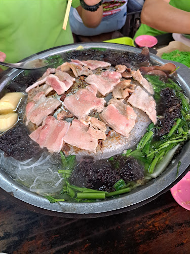 คอนโดหมูกระทะ - การบริการอาหารและที่พัก