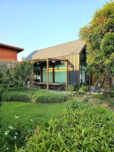 Robot's coffee - การบริการอาหารและที่พัก